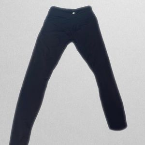 black Lululemon leggings